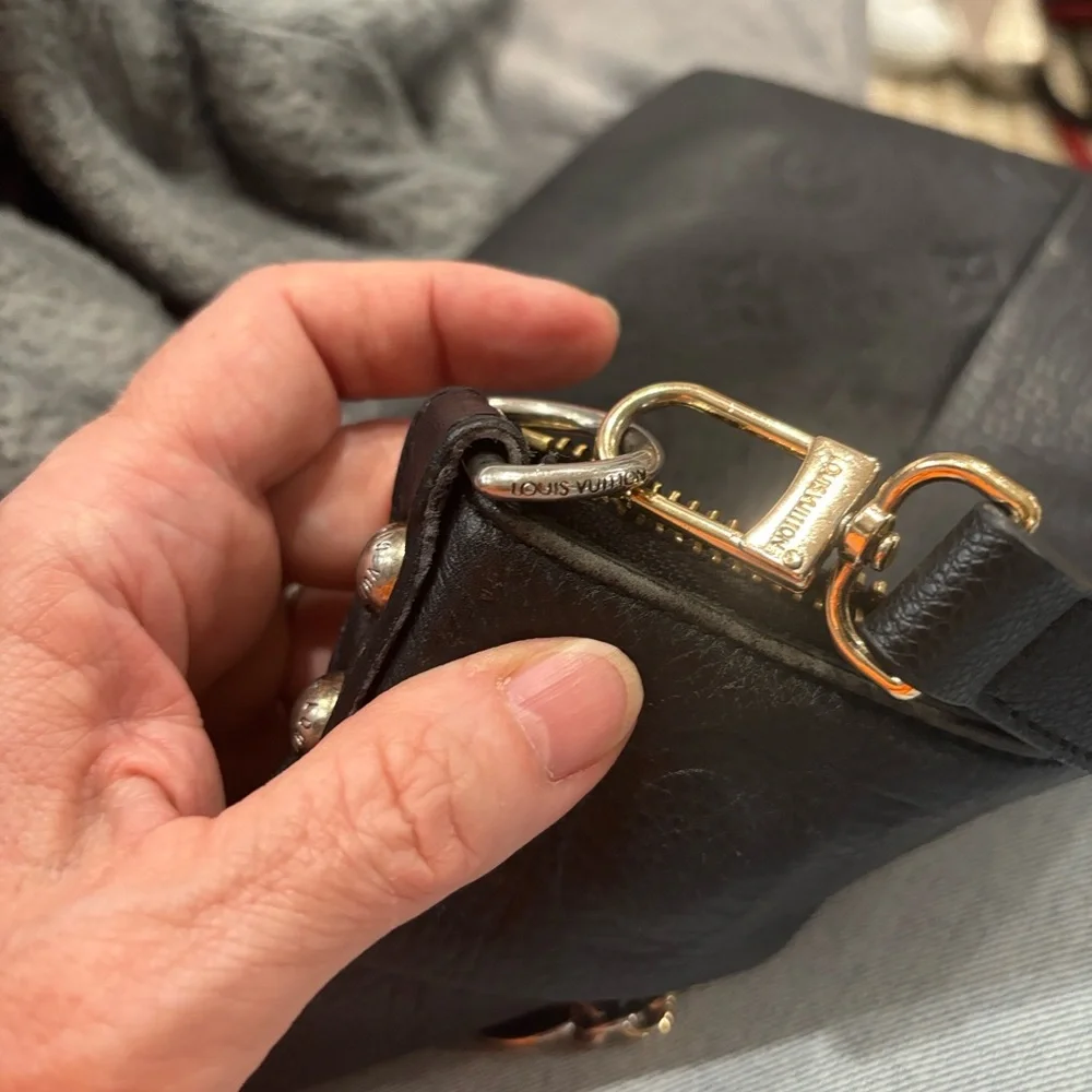 Louis Vuitton Black Leather Embossed Empriente Pochette, Gold Hardware, AA0171 - Picture 8 of 12